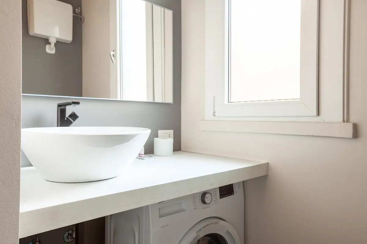 Renovated Apartment In The Center Of Mediolan